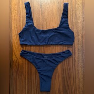 MIKOH Bikini Corfu + Wailua Medium in Aquarium